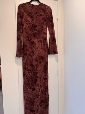 PrettyLittleThing Burgundy Floral Long Sleeve Maxi Dress